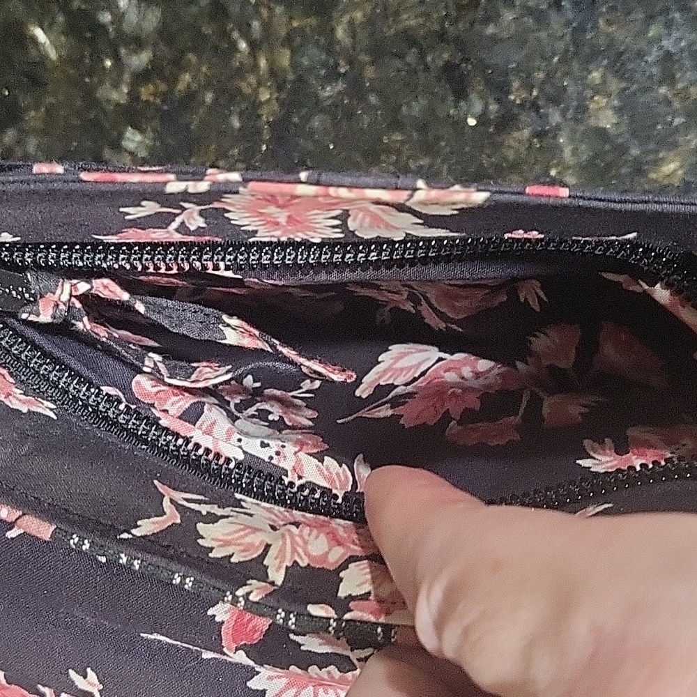 Bella Taylor Wallet Crossbody Purse Bag - Picture 5 of 7